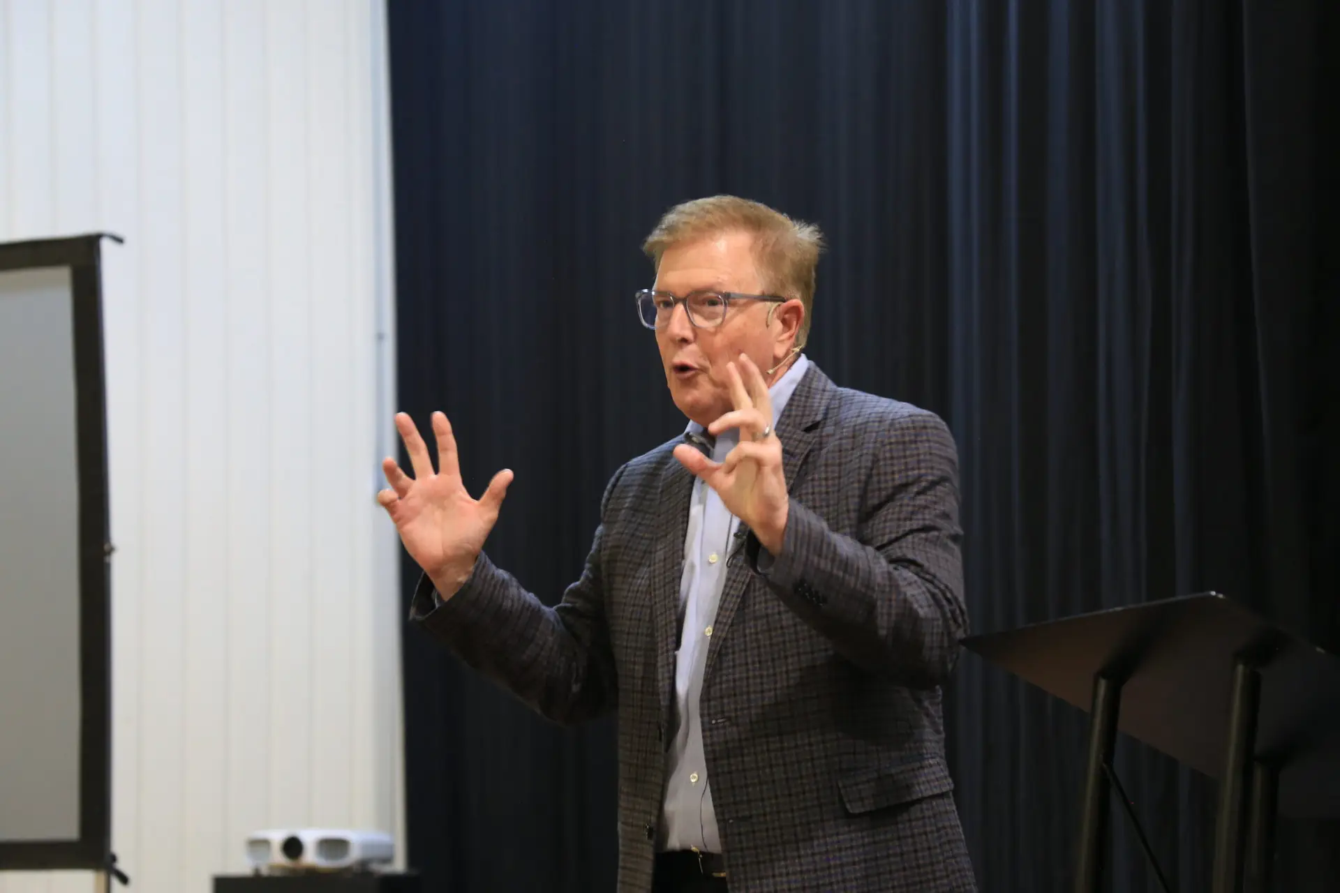 Scott Dawson speaks during the evangelism luncheon